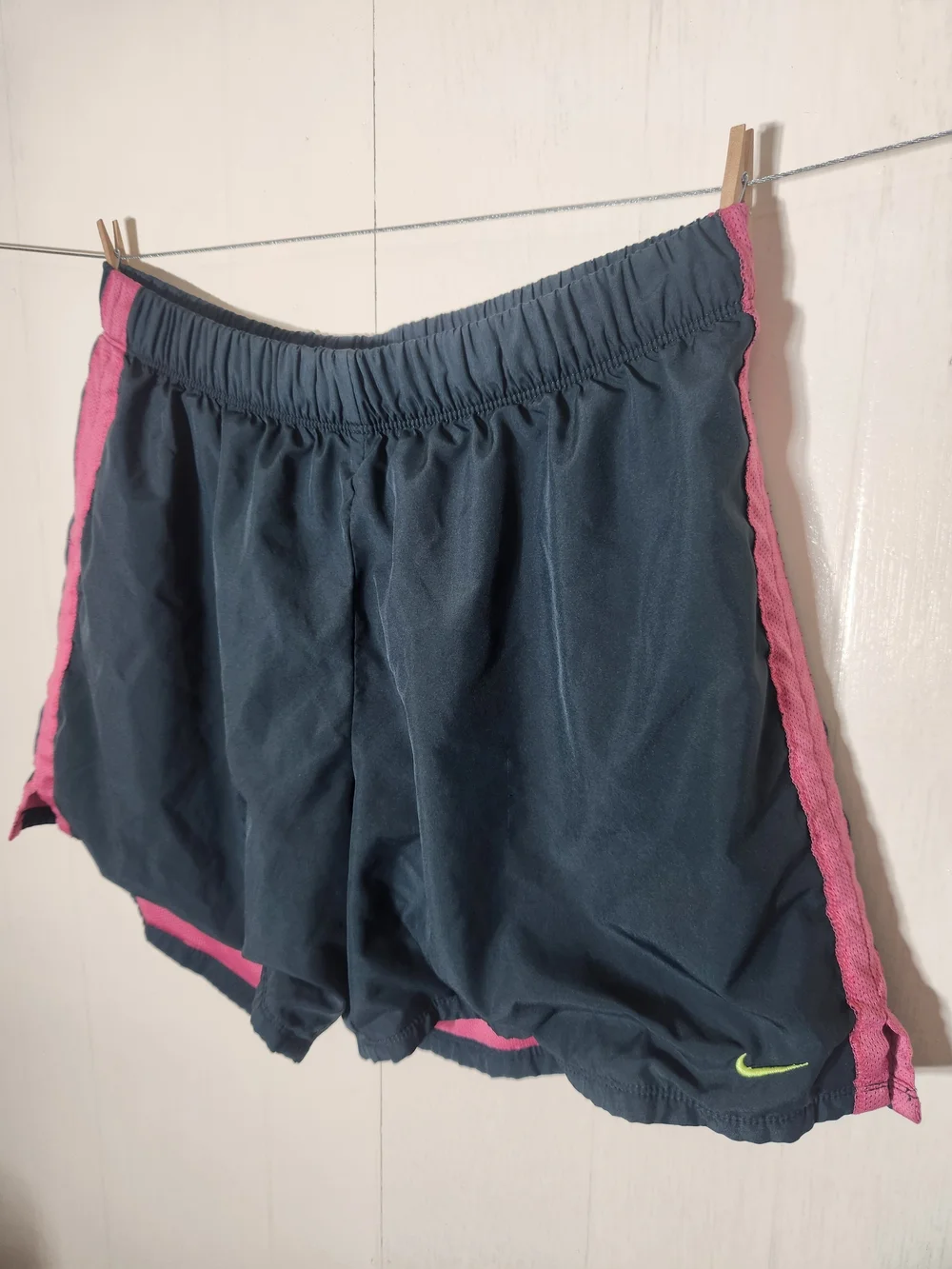 NIKE Women's XL running Navy Blue and Pink Athletic Running Shorts